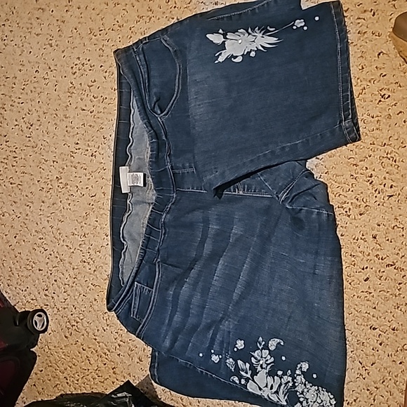 Capri's - Picture 1 of 1